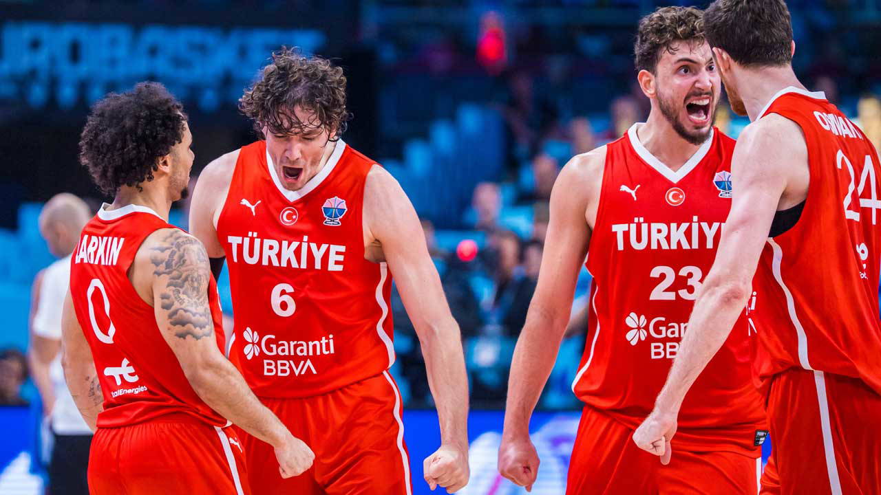 12 Dev Adam Avrupa Şampiyonası'nda finalde!