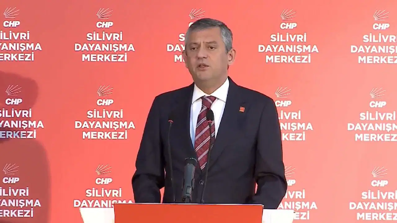 CHP Grup Toplantısı Silivri'de... Özgür Özel'den dikkat çeken mesajlar!