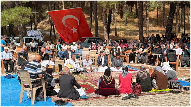 Yurttaşlar ibadetini parkta yaptı