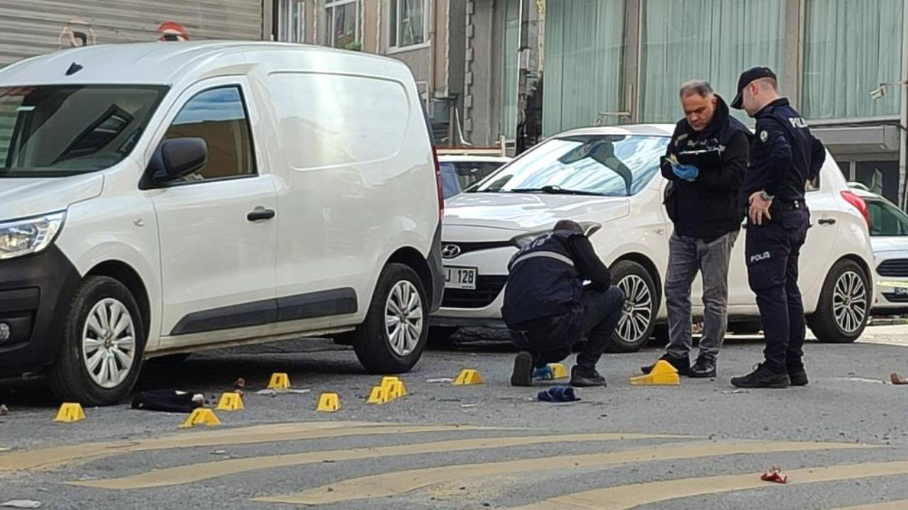 İstanbul'da sokak ortasında vahşet... Defalarca ateş ettiği kadını katletti!