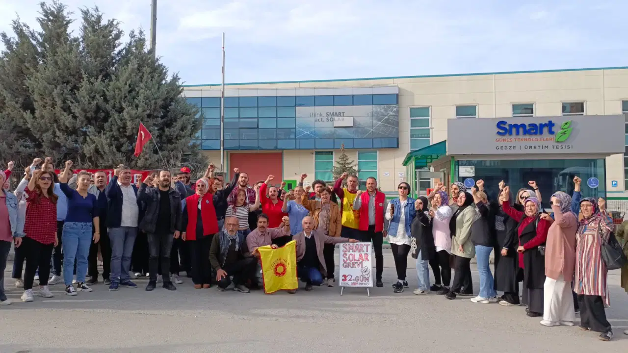 Akademisyenlerden direnişteki Smart Solar işçilerine dayanışma ziyareti