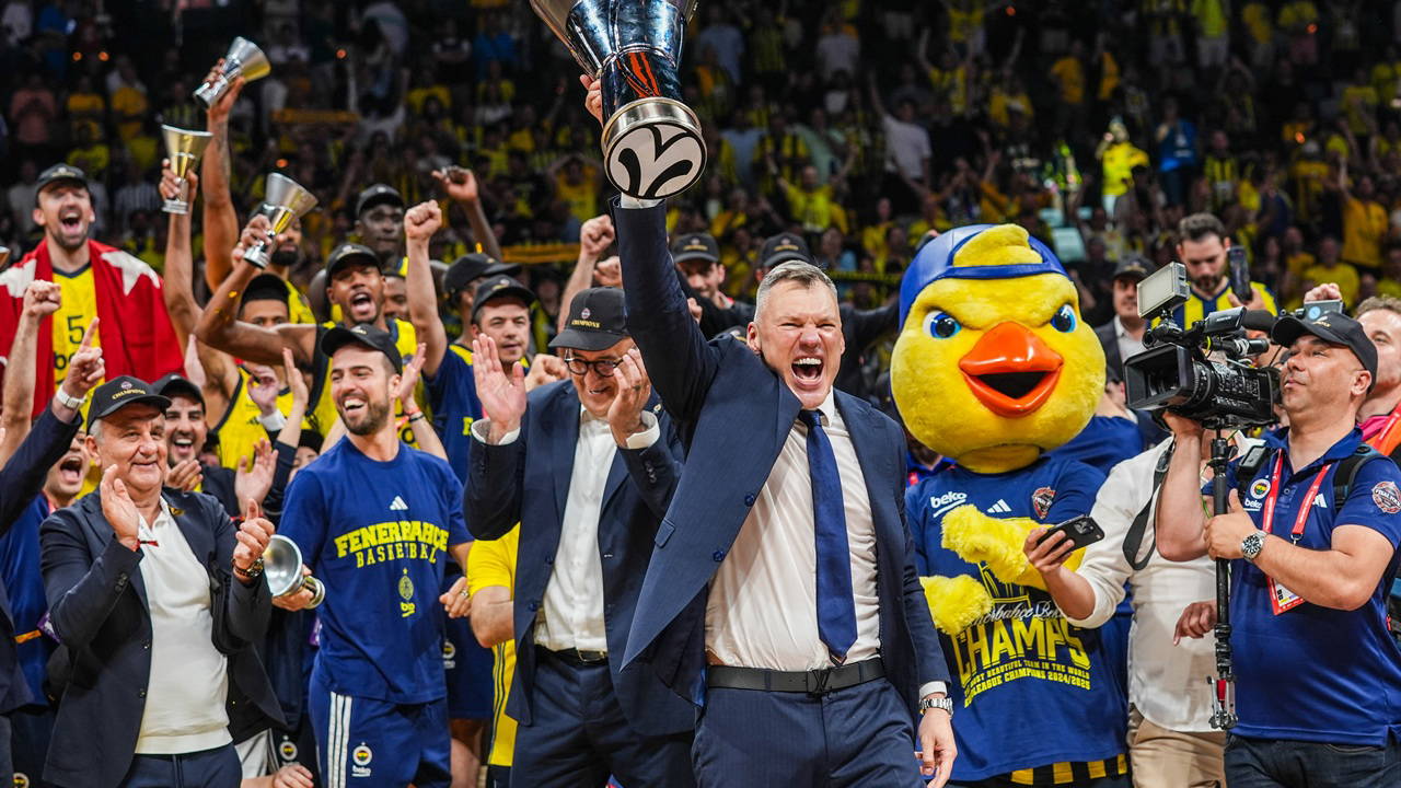 Sarunas Jasikevicius şampiyonluğun ardından konuştu: 'Bu oyuncularla beraber başardım'