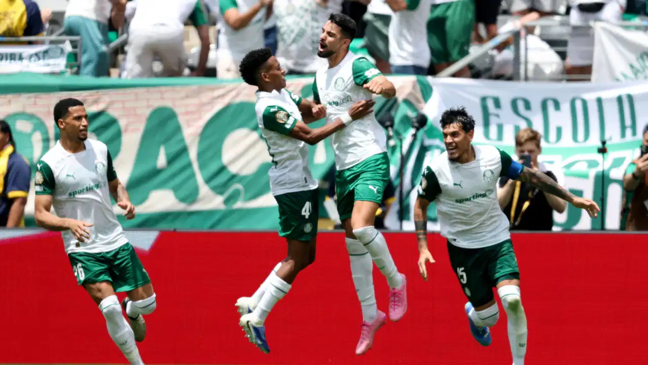 Palmeiras 3 puanı iki golle aldı!