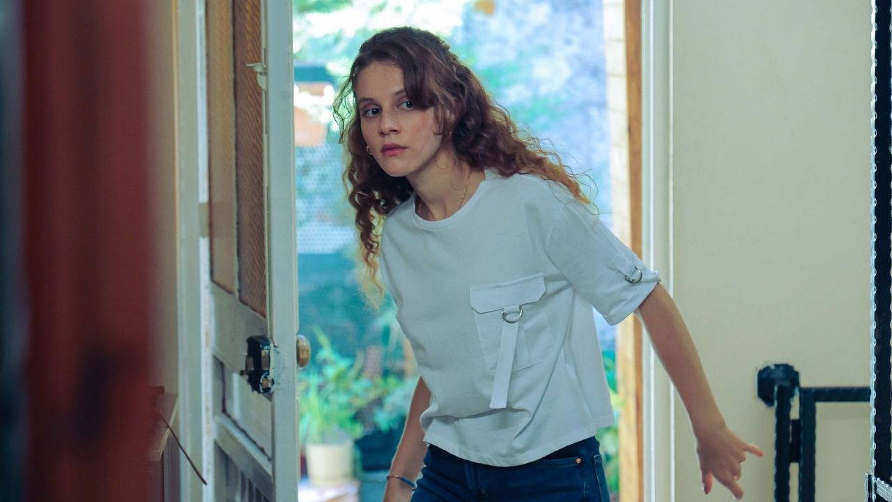 Ahsen Eroğlu kimdir, kaç yaşında? Ahsen Eroğlu hangi dizi ve filmlerde oynadı?