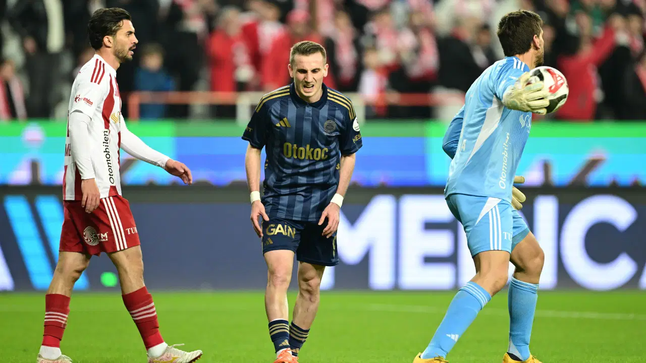 Fenerbahçe deplasmanda kayıp: Antalyaspor 2-2 Fenerbahçe