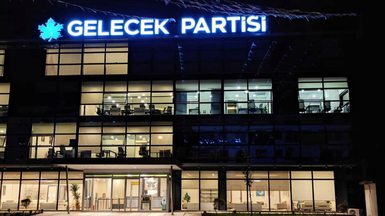 Gelecek Partisi'nde bir istifa daha