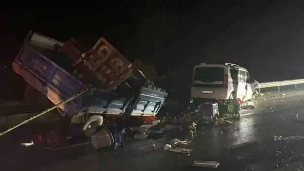 Sakarya’da zincirleme kaza: Ölenlerin arasında AKP’li ilçe teşkilat başkanı da var