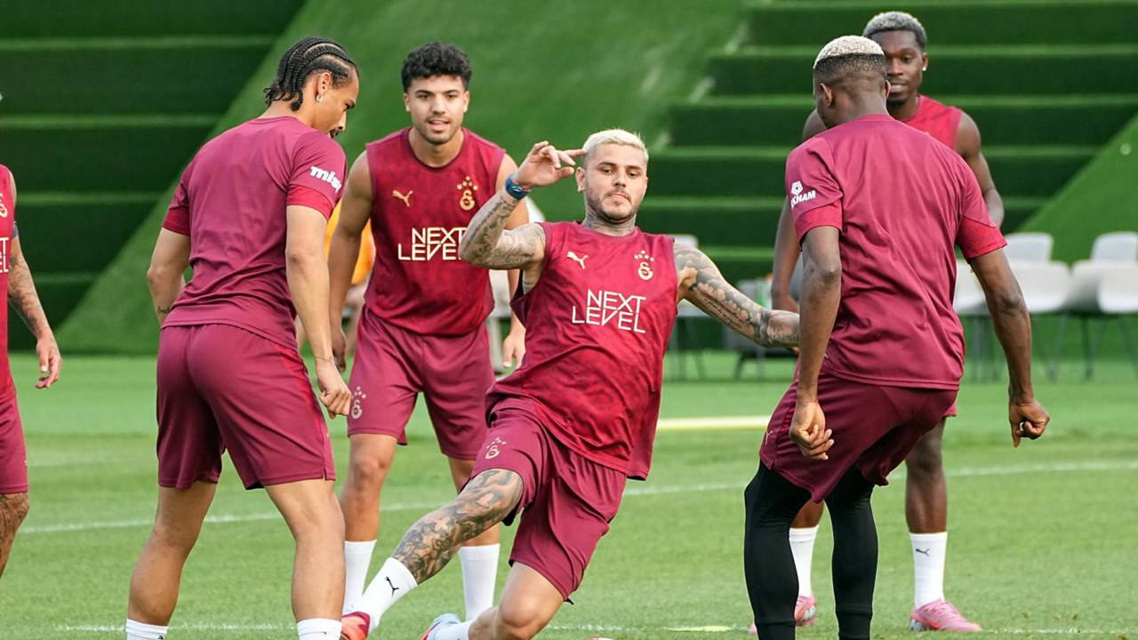 Okan Buruk'tan Victor Osimhen ve Mauro Icardi kararı