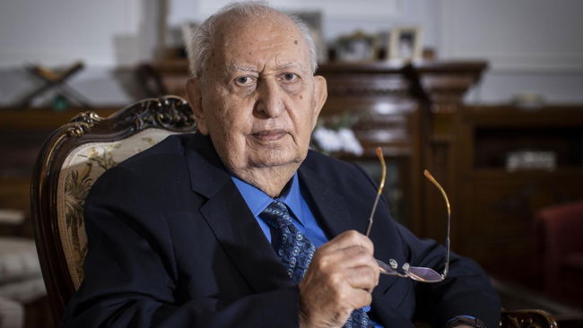 Eski TBMM Başkanı Hüsamettin Cindoruk hayatını kaybetti!