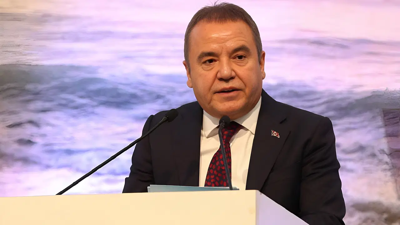 Son dakika... Antalya Büyükşehir Belediye Başkanı Muhittin Böcek'in şoförleri gözaltına alındı!