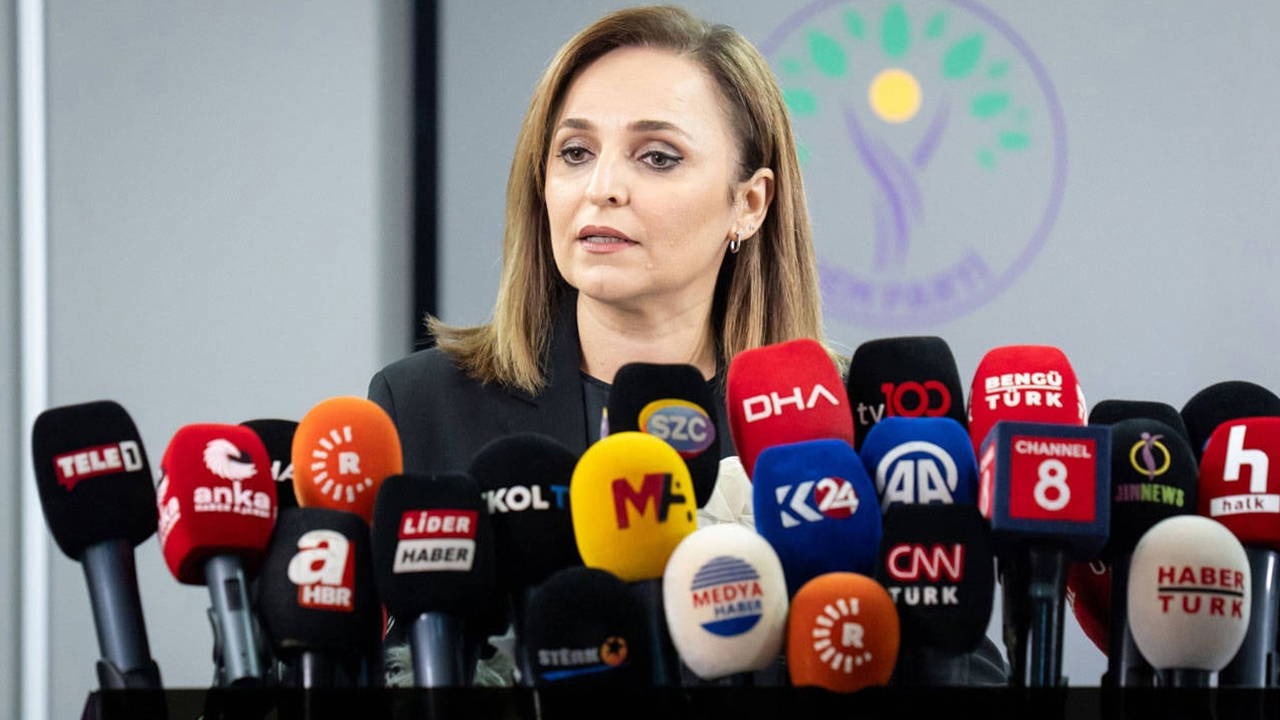 Son dakika... DEM Parti Sözcüsü Ayşegül Doğan tarih verdi: 'Çerçeve yasada zamanlamaya dair mutabakat sağlandı'