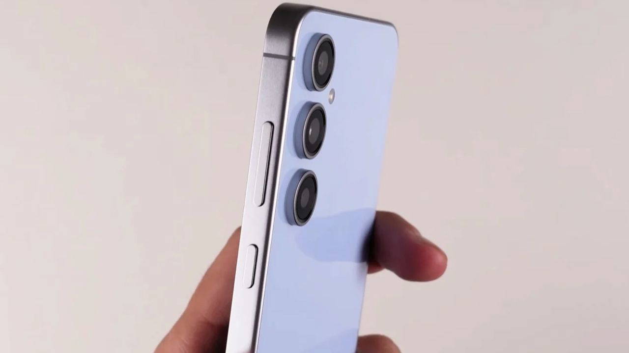 Samsung Galaxy S25 FE'nin tasarımı sızdırıldı! İşte farklı açılardan telefonun görünümü