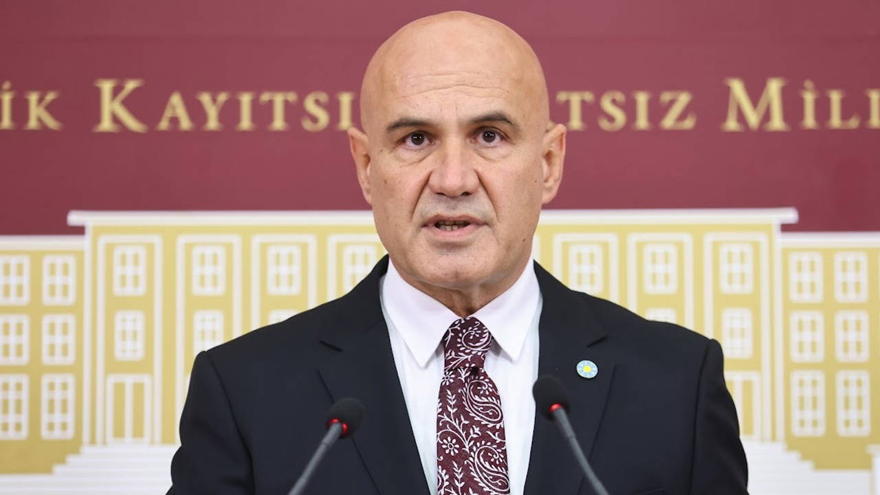 Turhan Çömez kimdir?