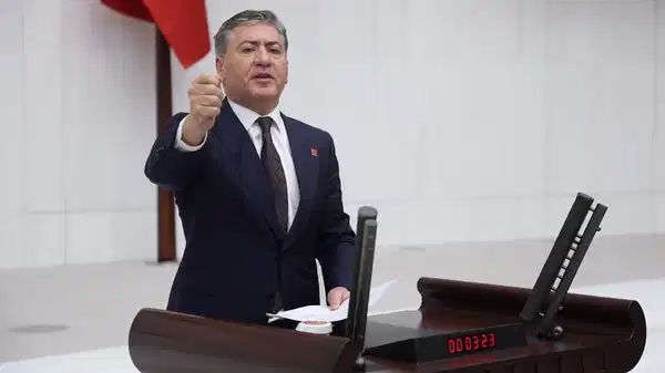 CHP’li Murat Emir’den Tayfun Kahraman tepkisi