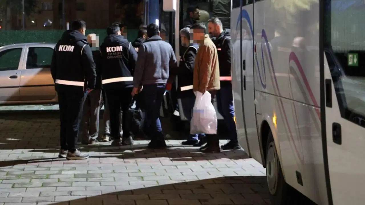 İzmir Buca Belediyesi'ne operasyon