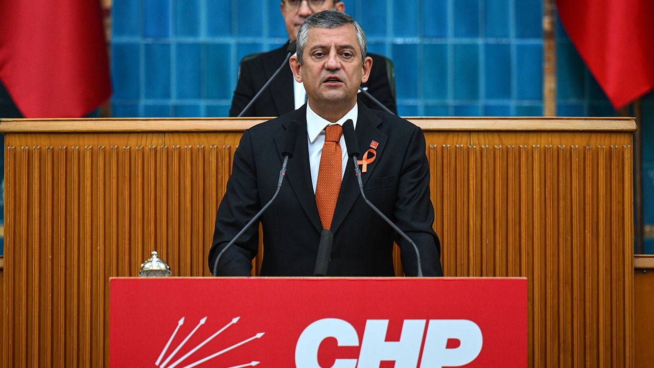 Özgür Özel'den Başsavcı Akın Gürlek'e yarına kadar mühlet: 'Başsavcılık görevinin ve maaşının yanında başka bir gelir elde ettiniz mi?'