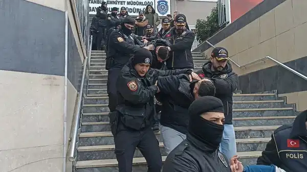 Şapkalılar Çetesi'ne operasyon: Şüpheliler adliyede