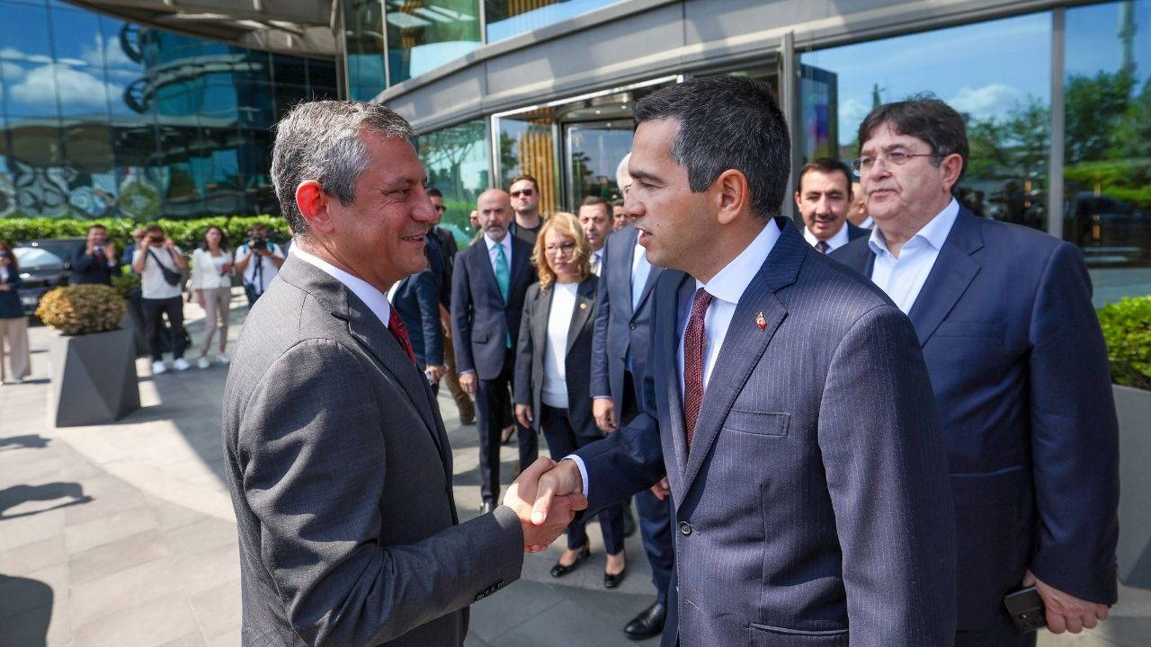 Özgür Özel’den TİSK ziyareti: 'Sadece sendikalarla iletişim halinde olmayı doğru bulmuyoruz'