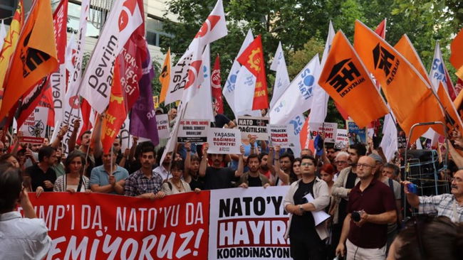Zirve öncesi yurttaşlar sokağa çıktı