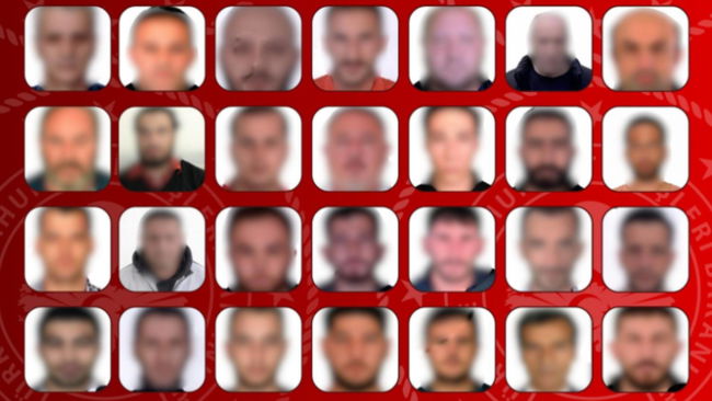 Kırmızı bültenle aranıyorlardı: Türkiye'ye getirildiler