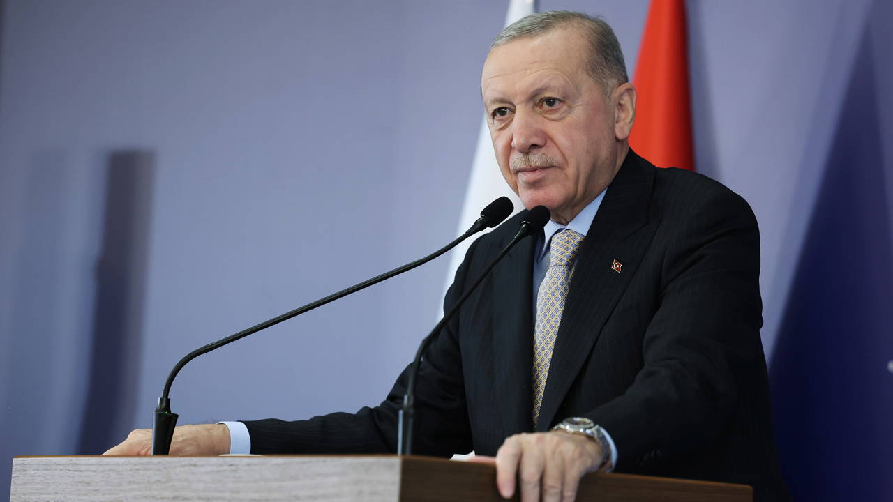 'Yeni anayasa' mesajı verdi, CHP'yi hedef aldı