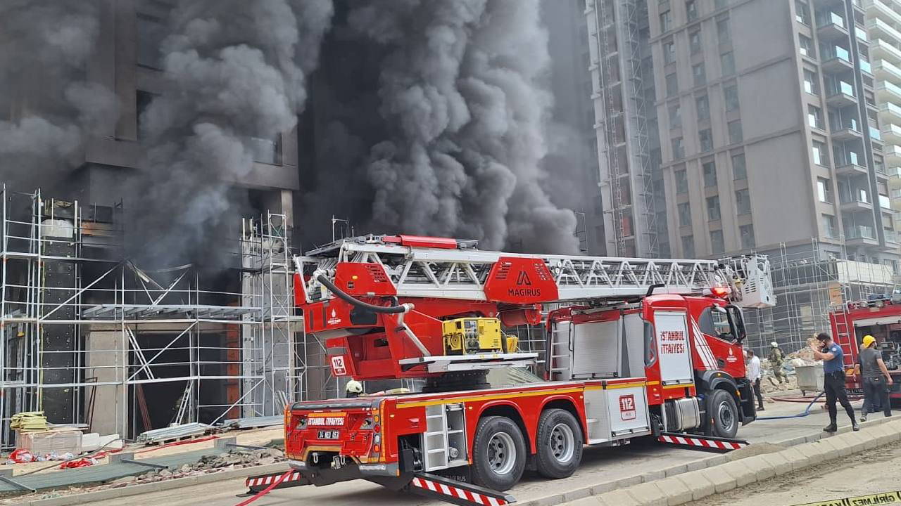 İstanbul'da 20 katlı inşaatta yangın!