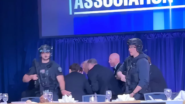 Salondan çıkarıldı...