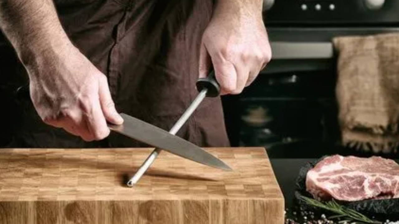 Bilenmeyen bıçak hem kurbana hem de kesene zarar veriyor