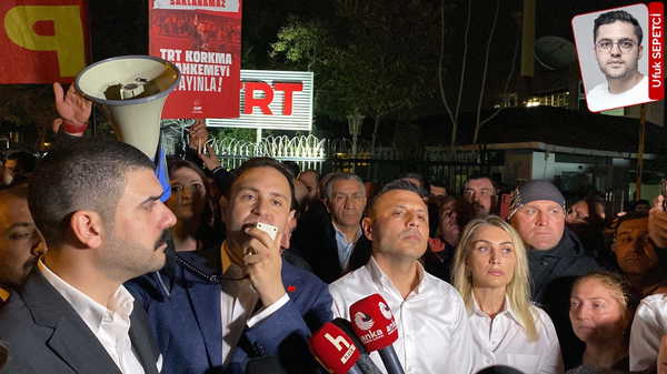 CHP'liler ablukayı aşarak TRT önüne ulaştı!