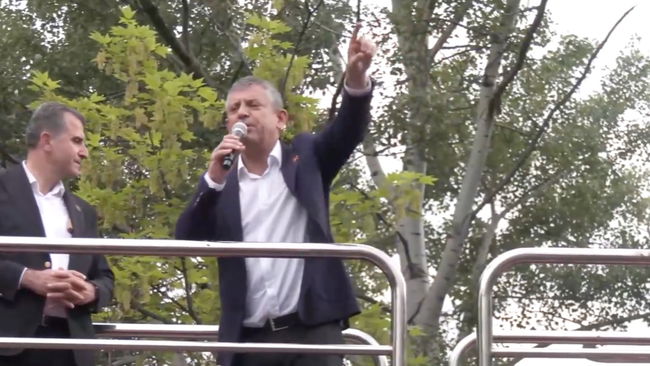 Kitlesel yürüyüş mitinge dönüştü!