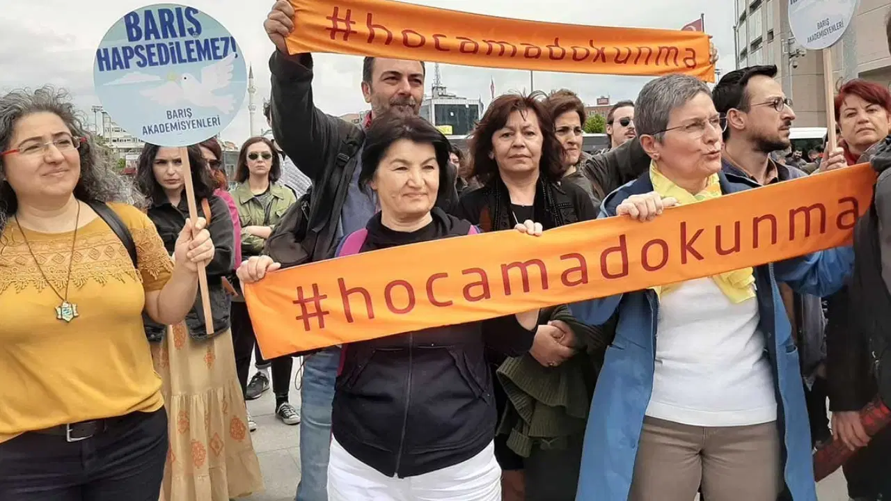 Gökçe Gökçen, Barış Akademisyenleri'nin yargı sürecini Meclis gündemine taşıdı