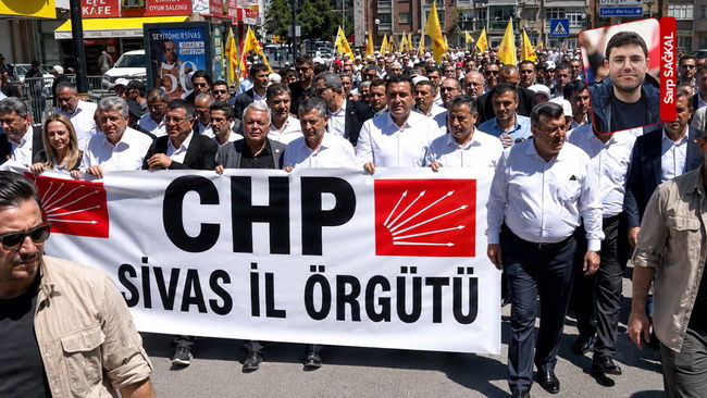 Madımak’ta yanan canlar, katliamın 33. yılında anıldı