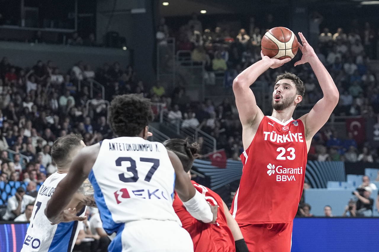 Milliler finalde Almanya karşısında: İzmir'de dev ekranlar kurulacak