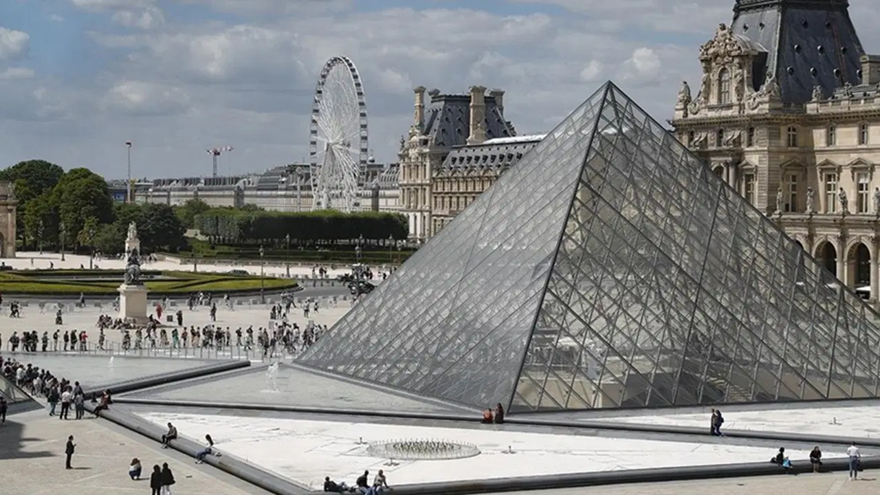 Çalışanlar yeninden grevde: Louvre Müzesi ziyarete kapanıyor