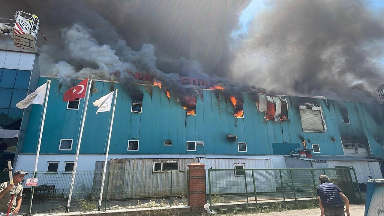 Son Dakika... Bolu'da medikal malzeme üretilen fabrikada yangın çıktı