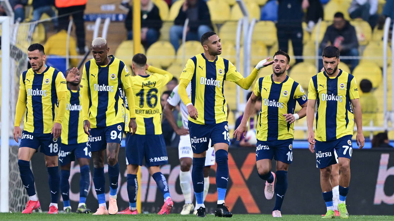 Kadıköy'de taraftarlardan yoğun tepki