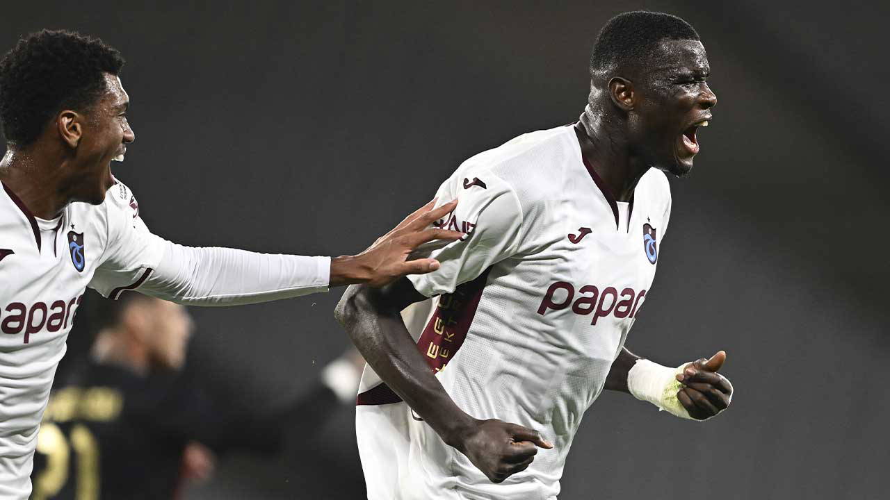 Atatürk Olimpiyat Stadyumu'nda gol yağmuru! Nefes kesen maçta gülen taraf Trabzonspor oldu!