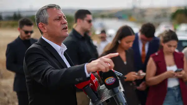 Son dakika... Özgür Özel, Hasan Mutlu'ya yapılan teklifi açıkladı: 'Operasyondan önce AKP ve MHP'li yöneticiler aradı'