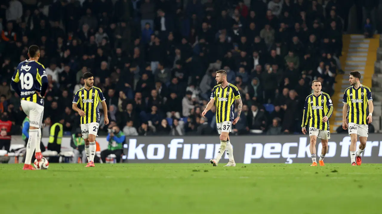 Zirve yarışında Fenerbahçe'ye Başakşehir çelmesi! 