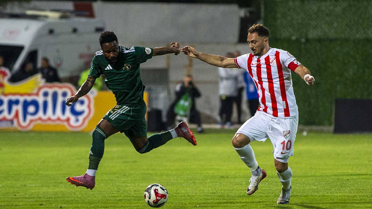 10 kişilik Esenler Erokspor, Boluspor'u üç golle devirdi!