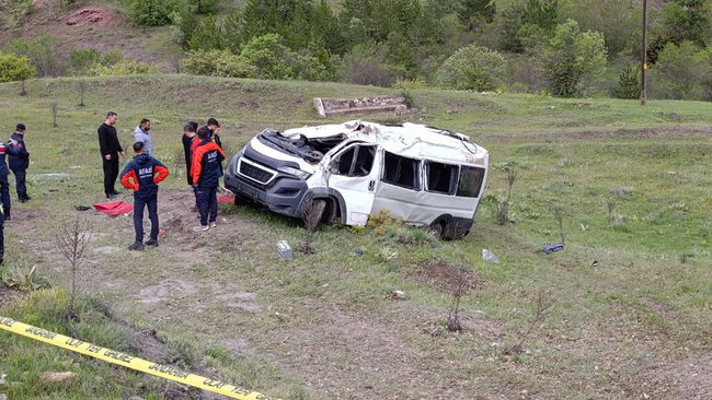Yozgat'ta öğrenci servisi devrildi: 3 ölü