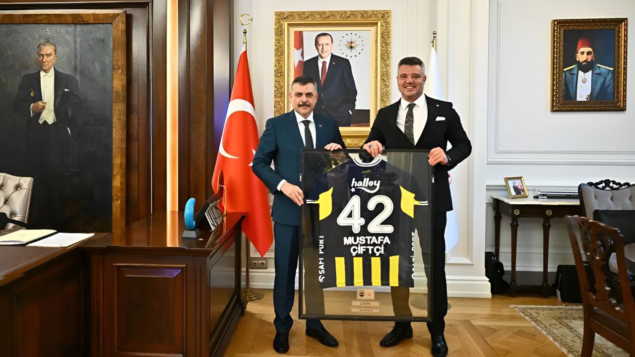 Abdülhamit ve Mehmet Âkif