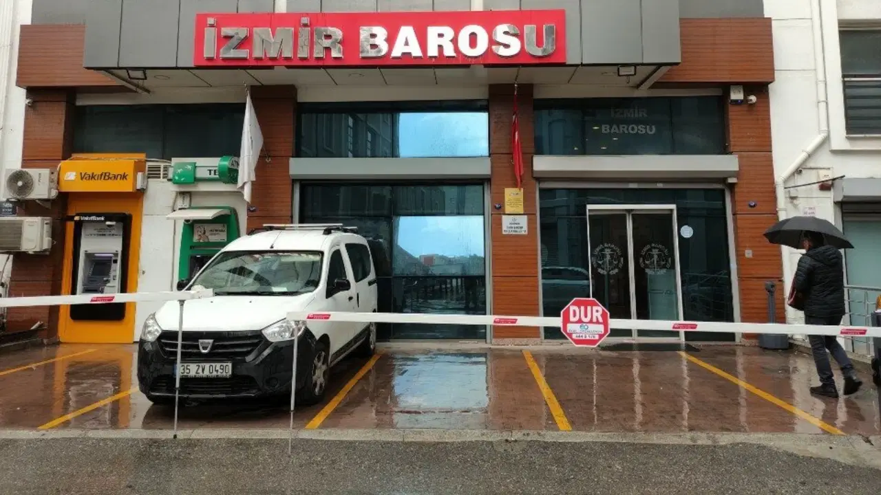İzmir Barosu: Yargı darbesiyle ülke yönetilemez