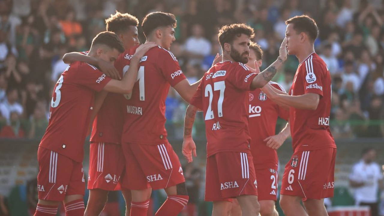 Beşiktaş sezonu farklı kapattı!