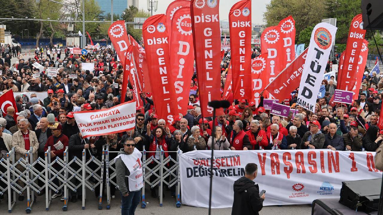 Ankara'da 1 Mayıs mitingi... On binlerce emekçi Tandoğan Meydanı'nda buluştu