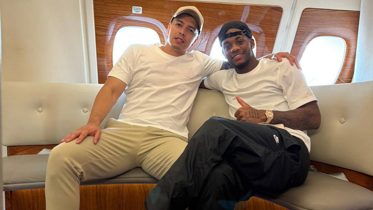 İlk fotoğraf geldi: Fenerbahçe'nin ilgilendiği Jhon Duran İstanbul'a geldi!