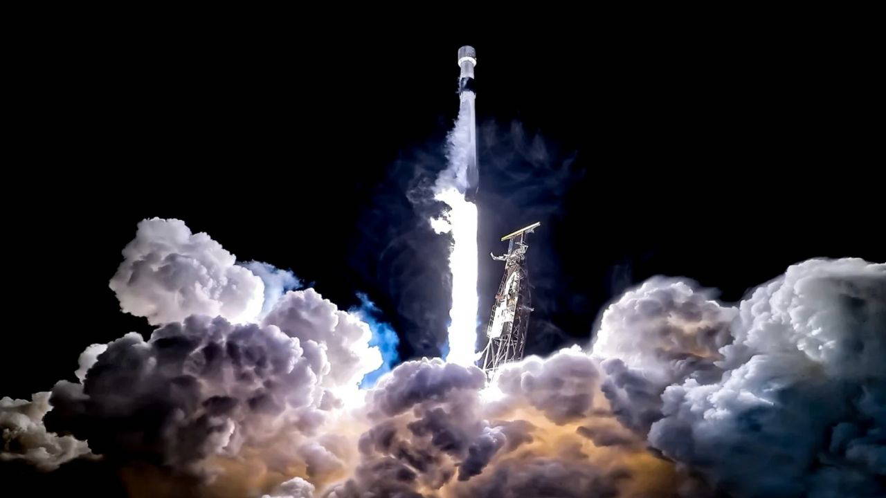 SpaceX, 10 bininci Starlink uydusunu fırlattı
