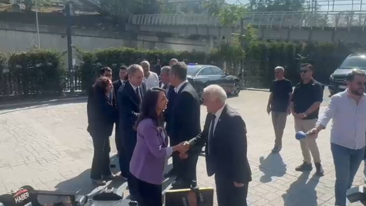 Son Dakika... Özgür Özel, Sarıyer'deki Çalışma Ofisi'ne gitti