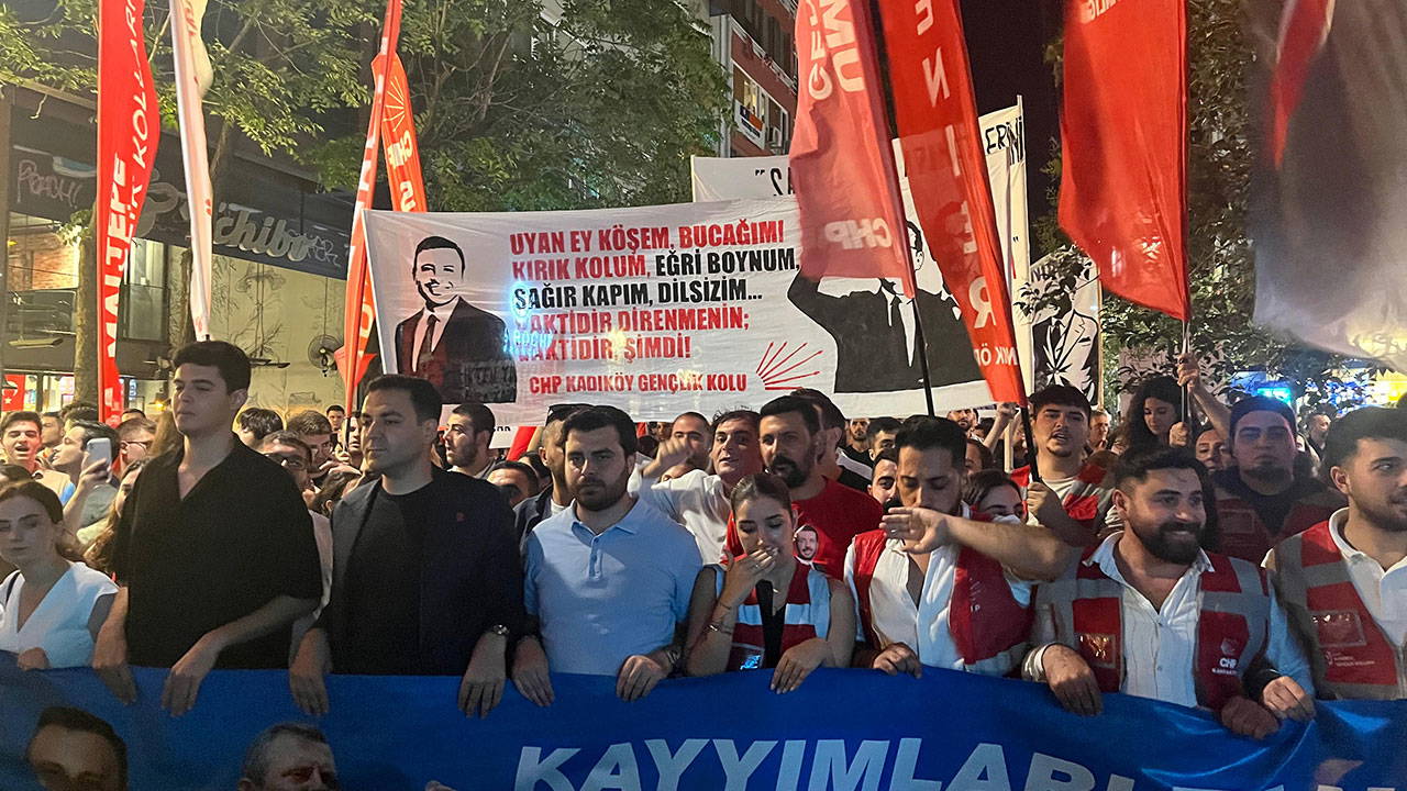 Gürsel Tekin protesto edildi!