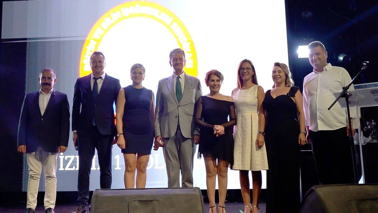 9 Eylül Kurtuluş Onur Ödülü Hüsnü Bozkurt’a takdim edildi